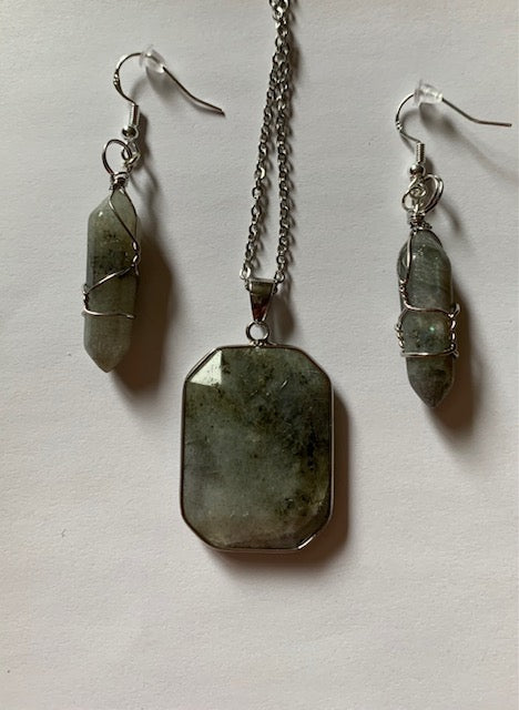 Labradorite Green Stone Necklace and Earrings